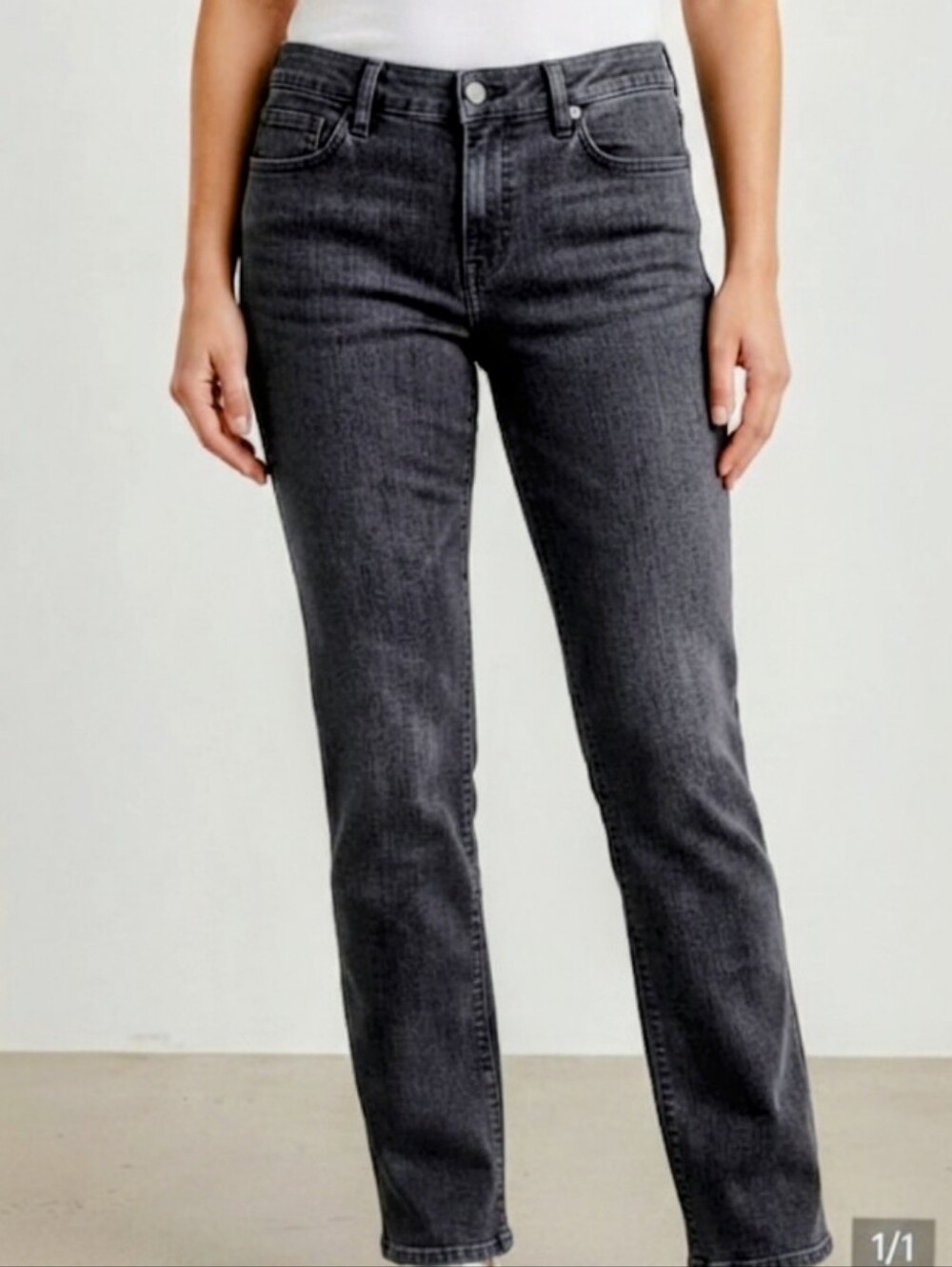 Tommy Hilfiger Women's Dark Gray Straight-Leg Jeans Size 29